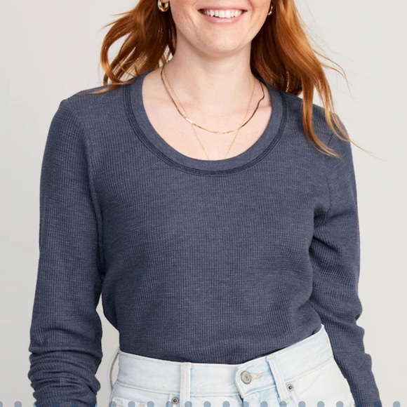 NWT OLD NAVY Cropped Waffle-Knit Scoop-Neck T-Shirt Color: Volcanic Glass - Picture 2 of 6